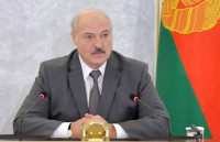 El sueldo del presidente Lukashenko aumentó 43 veces más que el de los bielorrusos entre 2000 y 2015