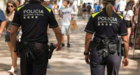 Agentes de  la Guardia Urbana de Barcelona: sueldos de casi 3.200 euros brutos al mes para hacer frente al vandalismo en el turno de noche