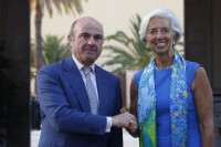 ​Lagarde y De Guindos ganan más de mil euros brutos al día de sueldo