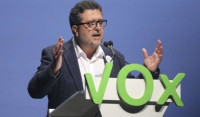 El diputado que se ha dado de baja de Vox ha cobrado 58.362 euros netos, incluidos los trienios, y 500 euros semanales de indemnización desde principios de 2019