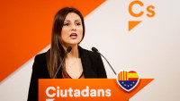 Lorena Roldán, senadora y diputada autonómica, cobra el sueldo del Parlament