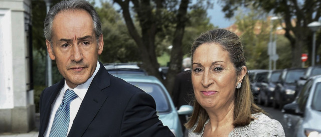 Suárez Costa y Ana Pastor Sueldos Públicos