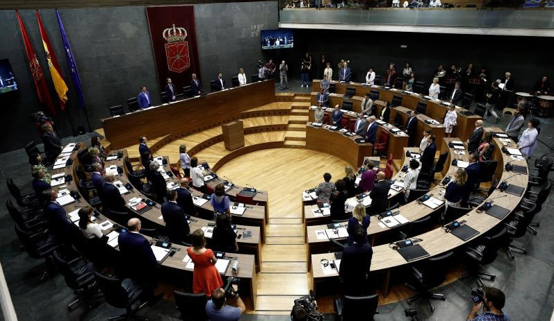 Parlamento Navarra sueldos publicos