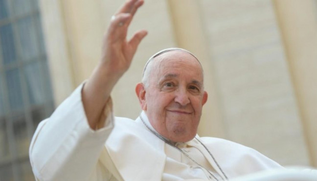 El Papa Francisco sale del hospital tras su ingreso por bronquitis